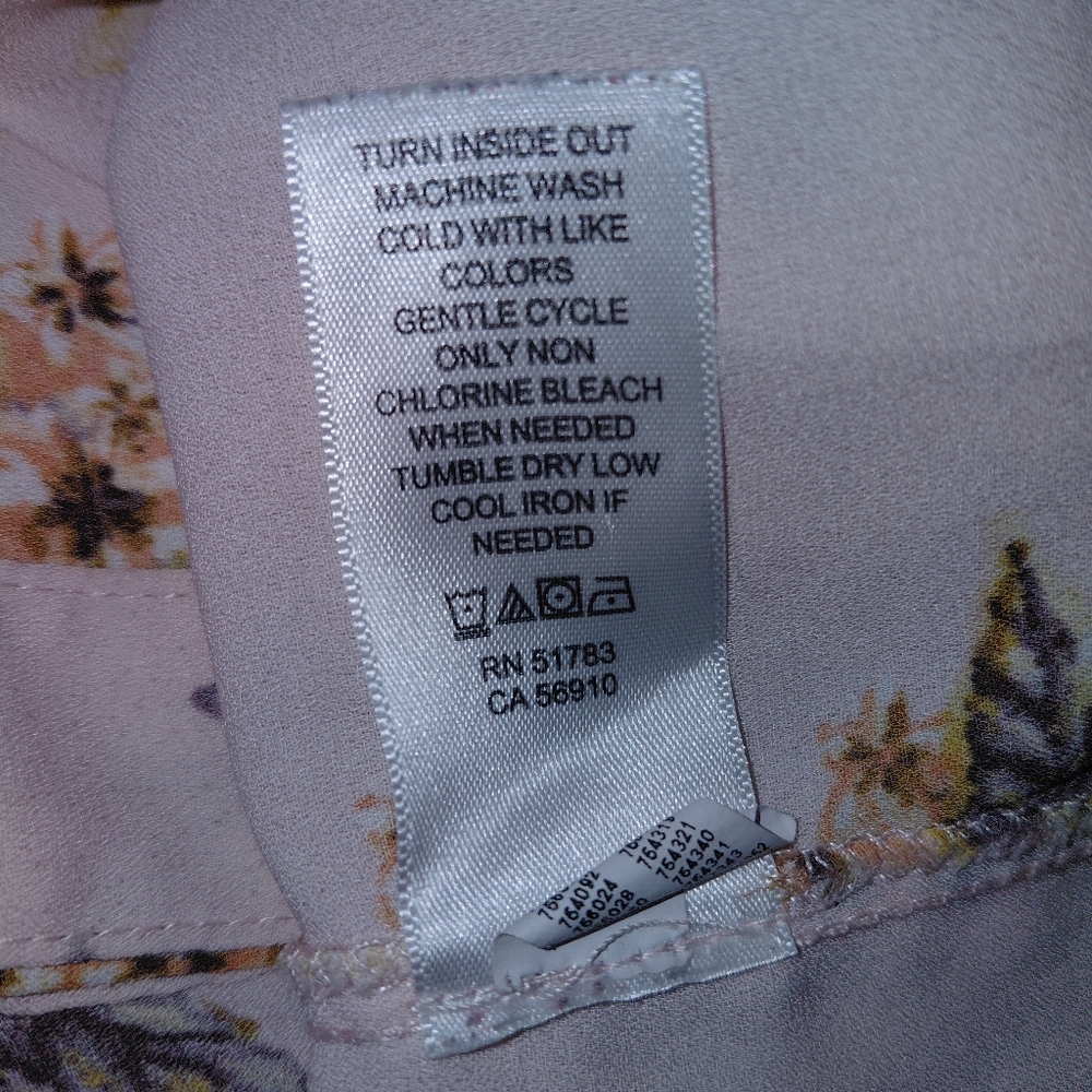 Maurices Womens Multicolor Floral Sleeveless Blouse Large Good Used Condition - Picture 3 of 4